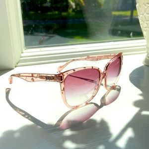 Dolce and Gabbana sunglasses excellent used condition